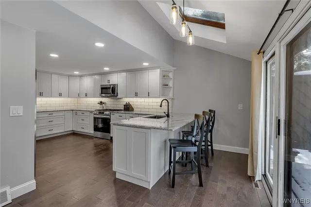 $399,900 | 210 Breezewood Common, Amherst, NY 14051