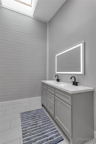 $399,900 | 210 Breezewood Common, Amherst, NY 14051