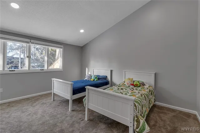 $399,900 | 210 Breezewood Common, Amherst, NY 14051