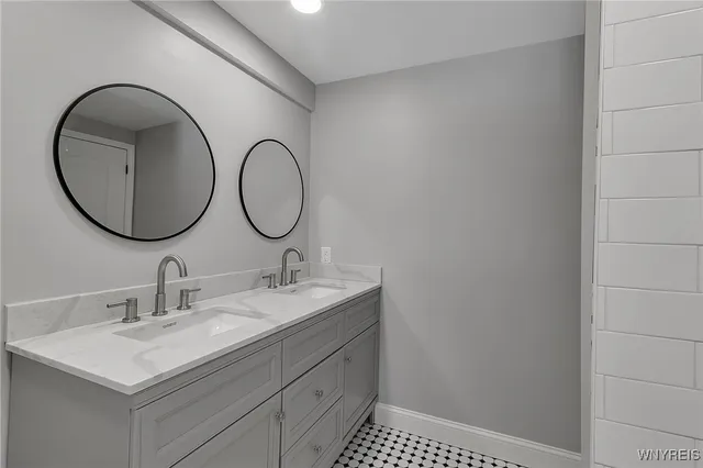 $399,900 | 210 Breezewood Common, Amherst, NY 14051