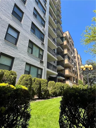 $239,000 | 1360 Ocean Parkway, Unit 8C | Ocean Parkway