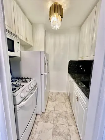 $239,000 | 1360 Ocean Parkway, Unit 8C | Ocean Parkway