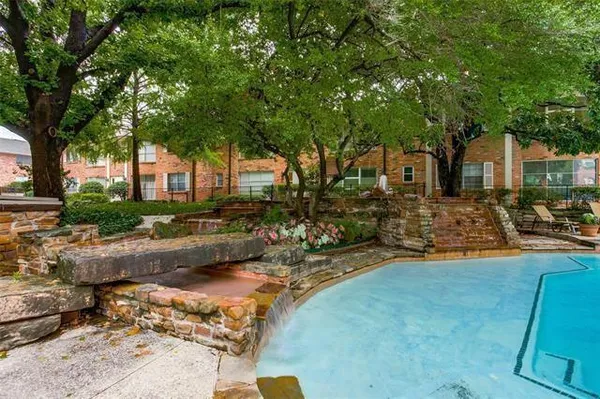 $1,450 | 3016 Mahanna Springs Drive, Unit D, Dallas, TX 75235