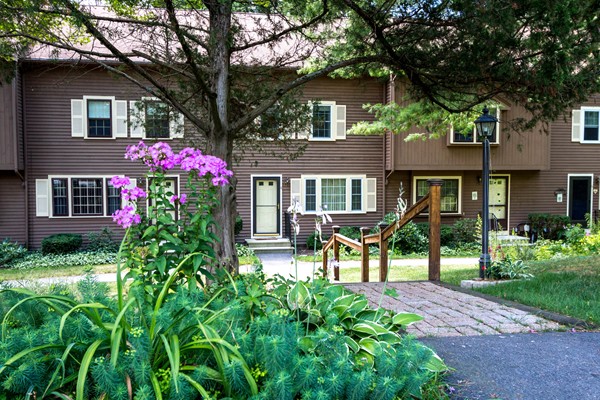 1 Apple Ridge Road, Unit 4 Maynard, MA 01754 - Photo 1 of 17 Gallery Image 1