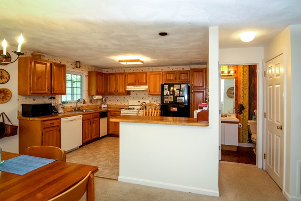 1 Apple Ridge Road, Unit 4 Maynard, MA 01754 - Photo 3 of 17 Gallery Image 3