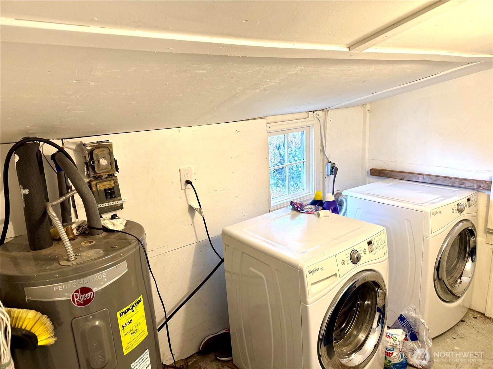 11040 11th Avenue Southwest Seattle, WA 98146 - Photo 14 of 18 a utility room with dryer and washer