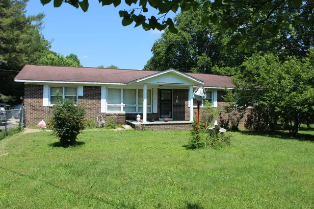 $144,300 | 635 Main Street, Palmer, TN 37365
