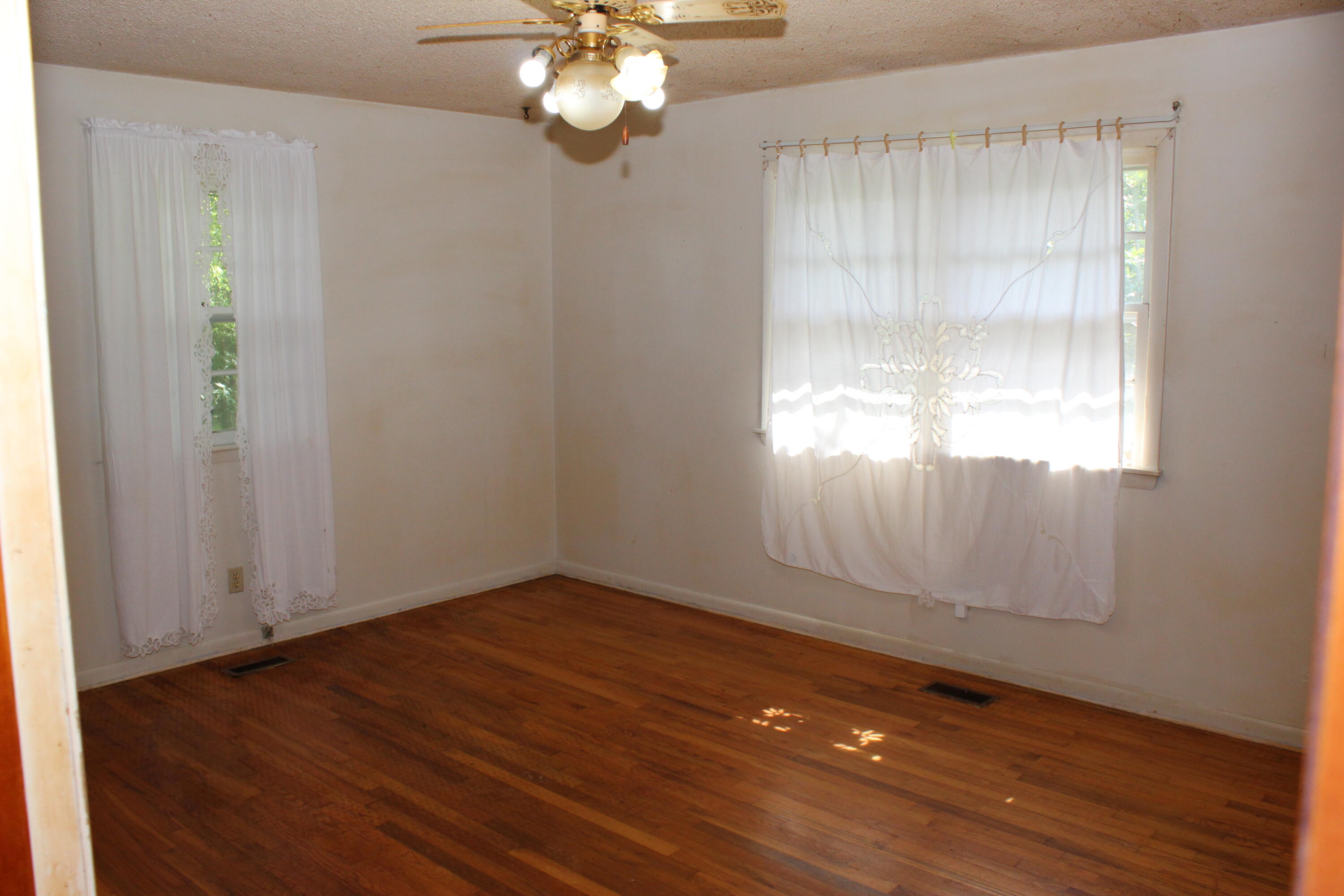 635 Main Street Palmer, TN 37365 - Photo 21 of 27 IMG_1594