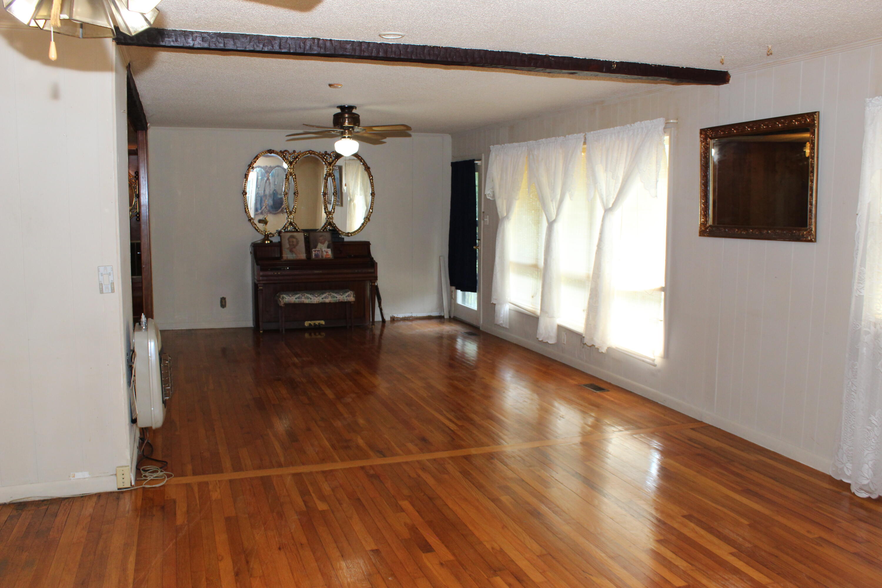 635 Main Street Palmer, TN 37365 - Photo 8 of 27 IMG_1564