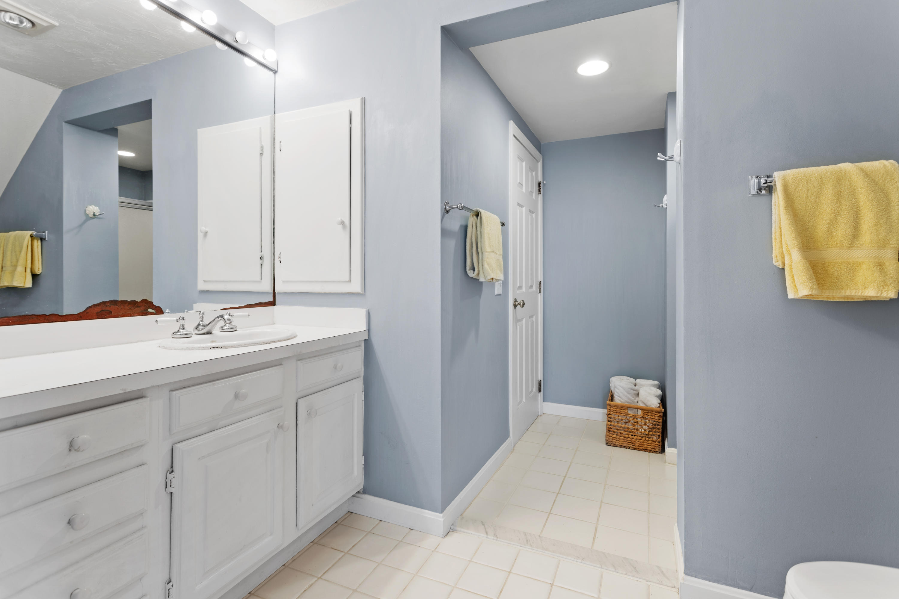 19 East Bay Road Osterville, MA 02655 - Photo 19 of 43 19 East Bay Rd. High Res-38