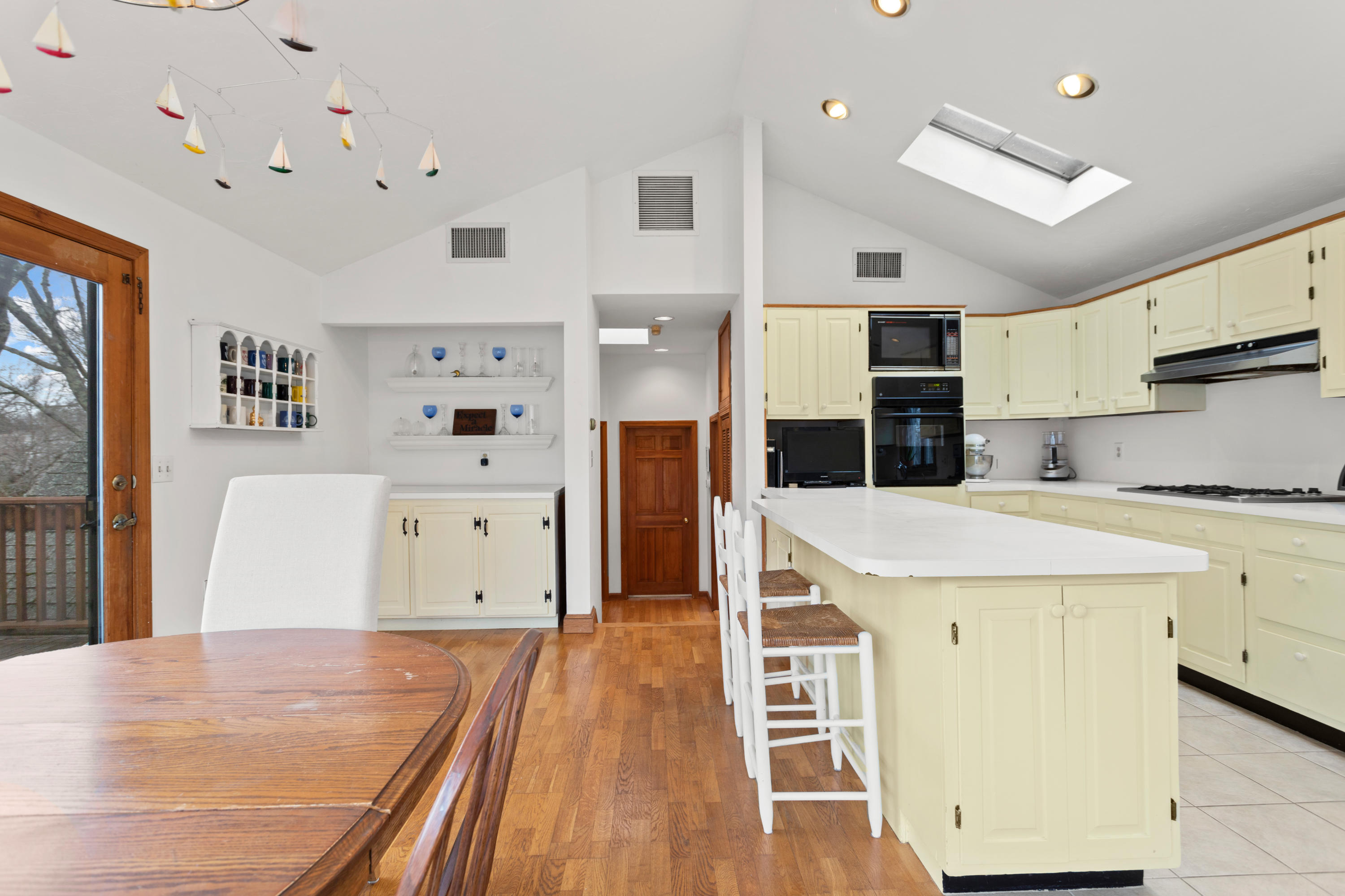 19 East Bay Road Osterville, MA 02655 - Photo 24 of 43 19 East Bay Rd. High Res-6