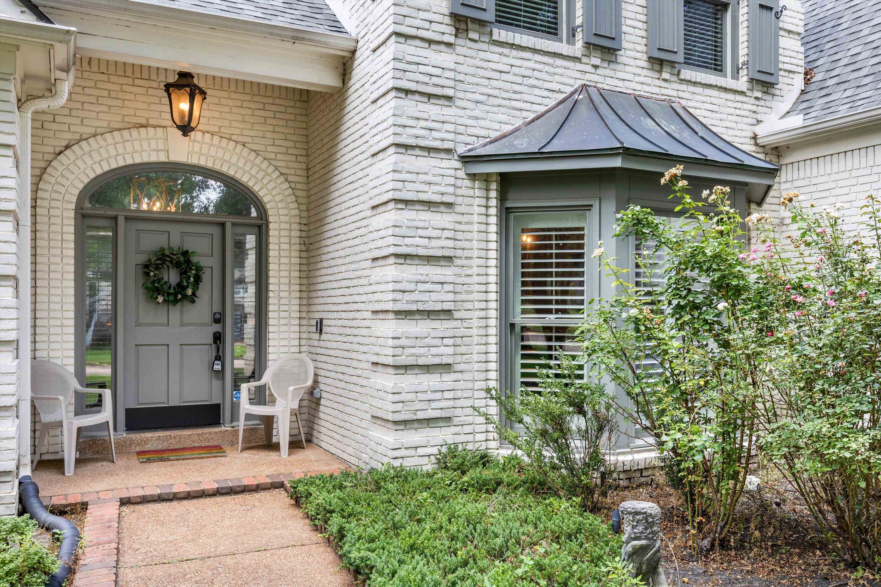 Light Gray Brick Homes: Stunning Designs for Modern Living