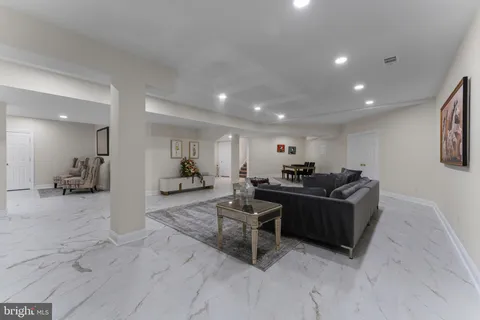 $5,995,000 | 9500 Georgetown Pike, Great Falls, VA 22066