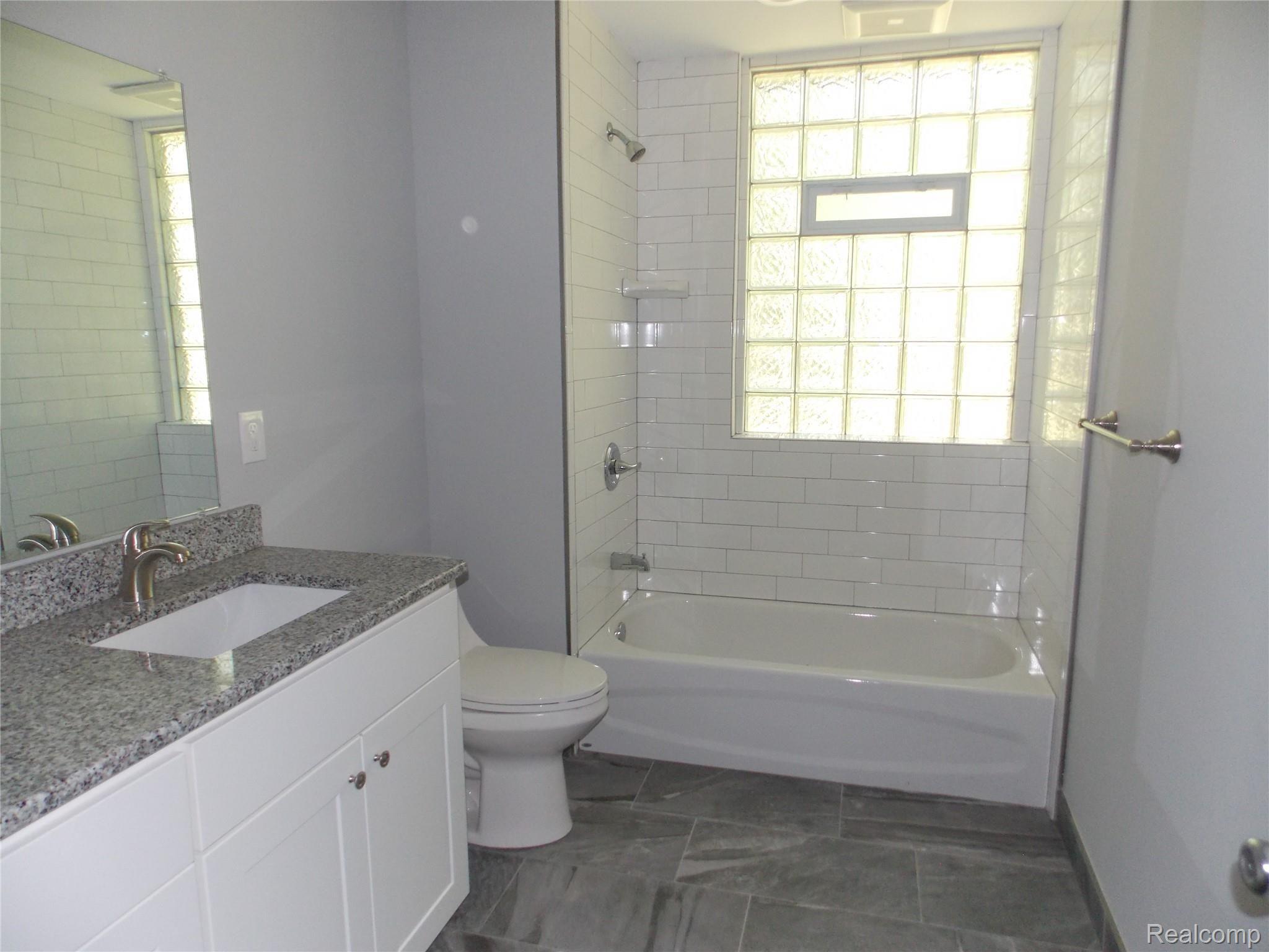 21905 Stahelin Road Southfield, MI 48075 - Photo 24 of 33 DSCN3714.JPG