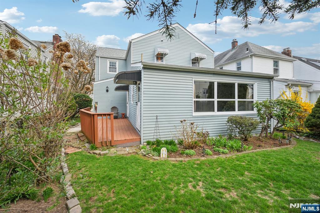 401 Walnut Street Nutley, NJ 07110 - Photo 23 of 25 a view of a back yard of the house
