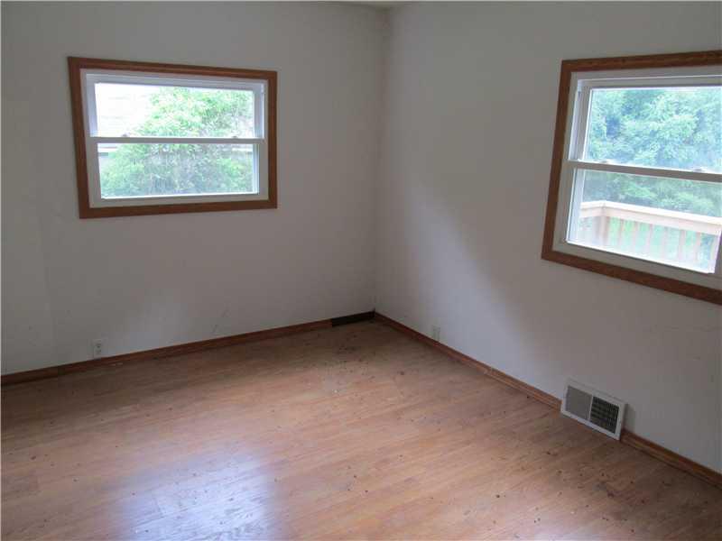 128 Shanor Lane Rochester, PA 15074 - Photo 12 of 18 Living Room.