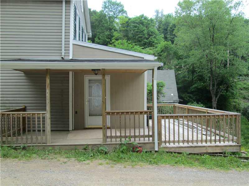 128 Shanor Lane Rochester, PA 15074 - Photo 3 of 18 Patio/Deck.