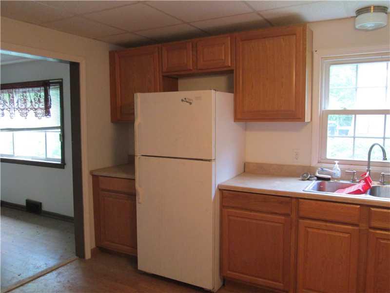 128 Shanor Lane Rochester, PA 15074 - Photo 8 of 18 Kitchen.