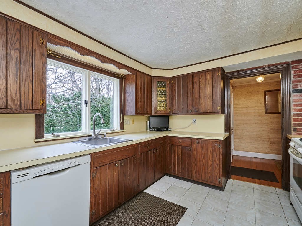 135 Oliver Road Belmont, MA 02478 - Photo 11 of 30 Gallery Image 11