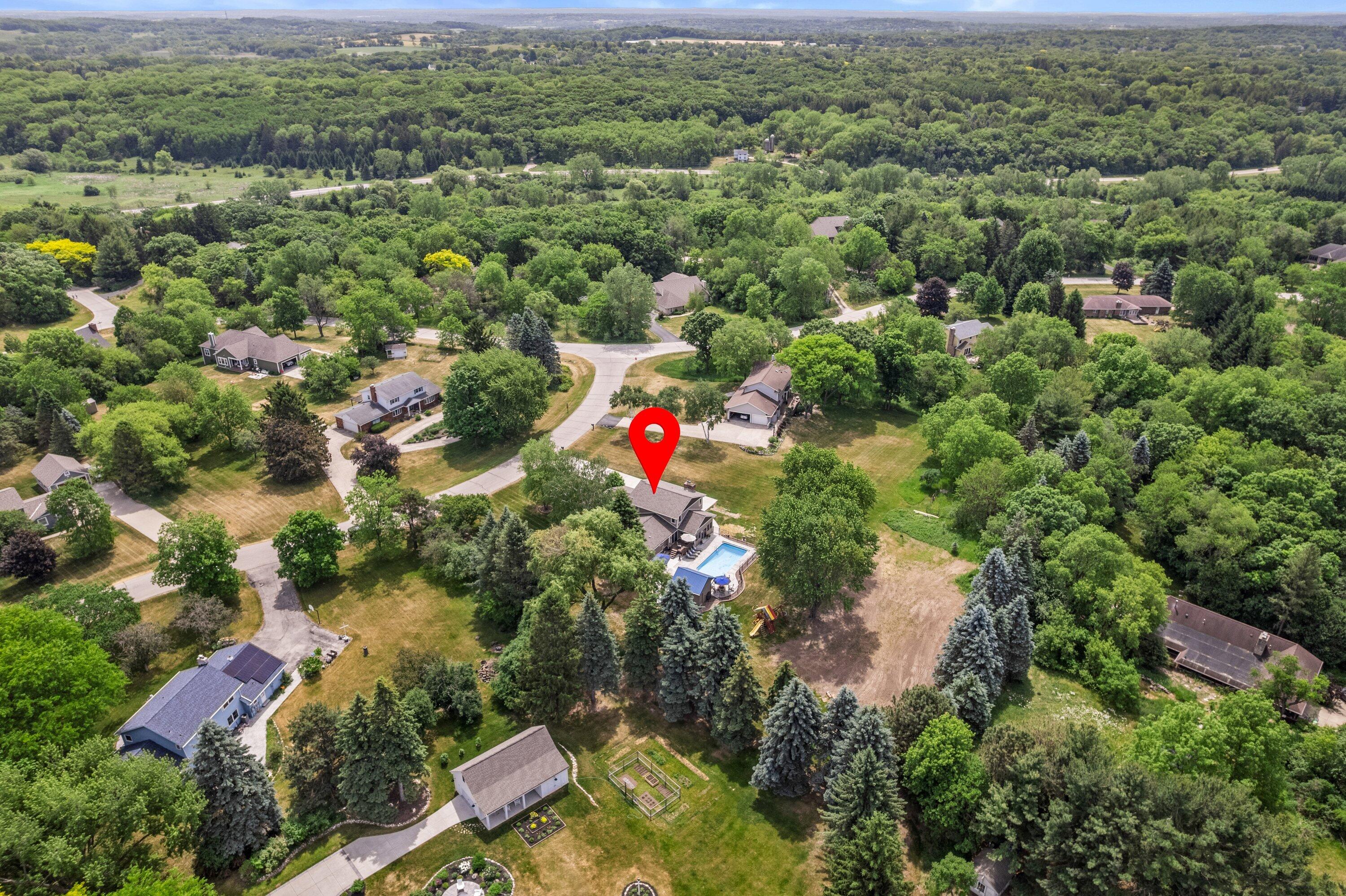 W318N377 Whitetail Run Delafield, WI 53018 - Photo 53 of 61 Aerial View