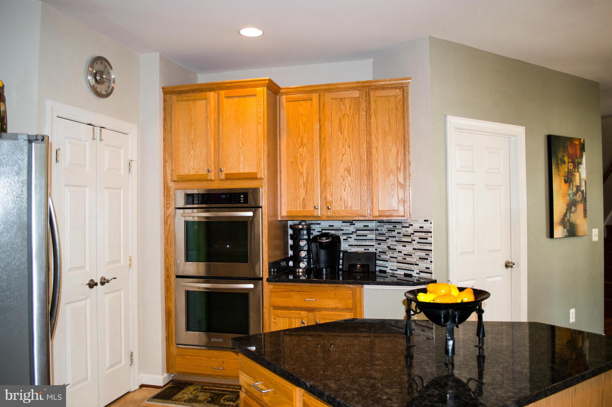 8552 Center Road Springfield, VA 22152 - Photo 12 of 30 Kitchen