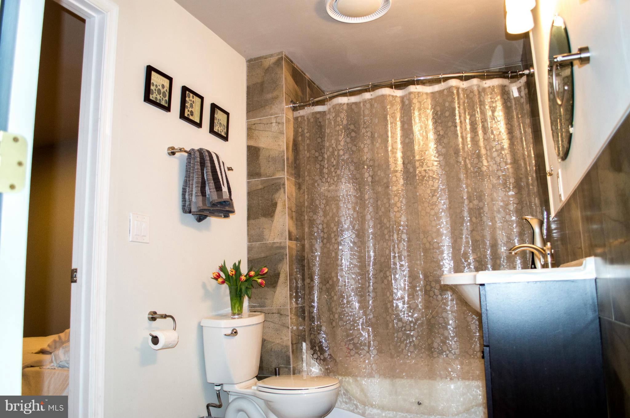8552 Center Road Springfield, VA 22152 - Photo 25 of 30 LL Bath