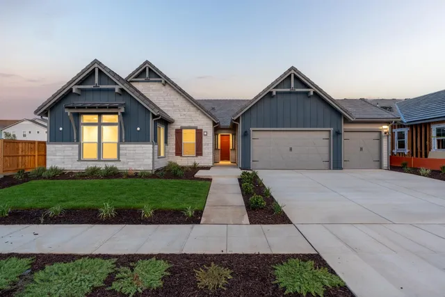 a front view of house with yard