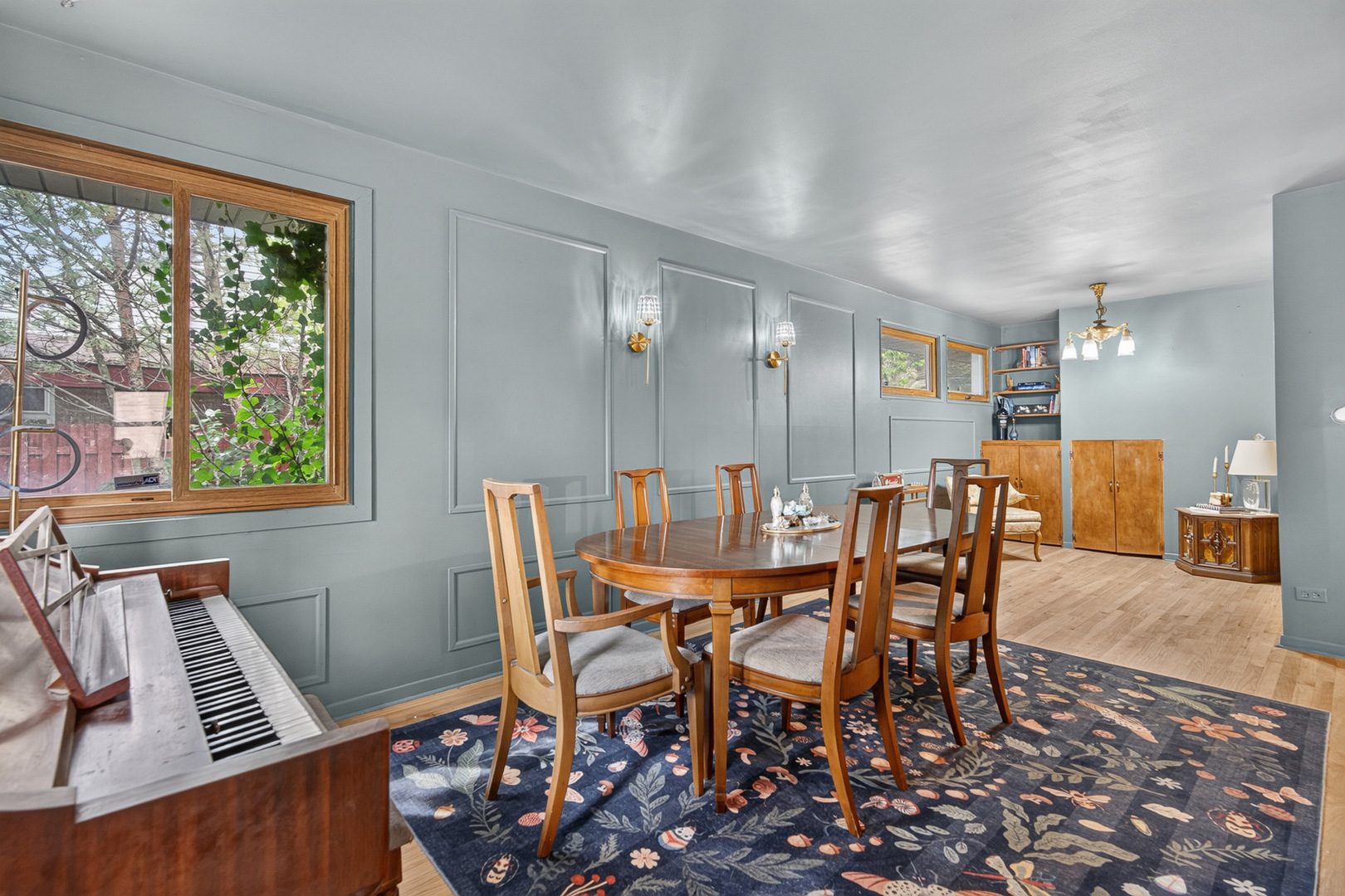 7106 Beckwith Road Morton Grove, IL 60053 - Photo 8 of 28 Gallery Image 8