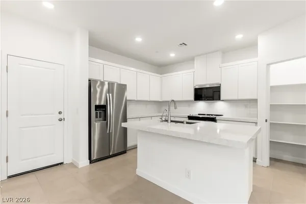 $2,050 | 200 Wewatta Avenue, Henderson, NV 89011