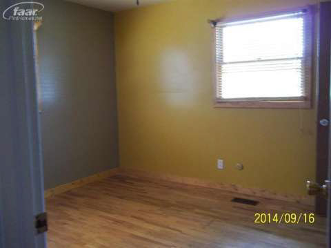 4350 South Genesee Road Grand Blanc, MI 48439 - Photo 11 of 15 20421156-10.JPG