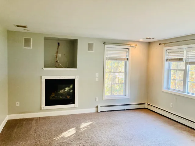 $3,200 | 74 Kilrea Road, Unit R, Derry, NH 03038