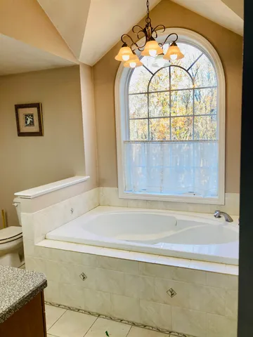 $3,200 | 74 Kilrea Road, Unit R, Derry, NH 03038