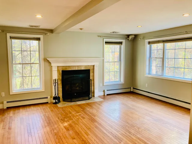 $3,200 | 74 Kilrea Road, Unit R, Derry, NH 03038