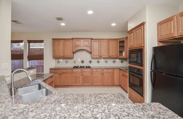 $2,950 | 12610 Blossom Walk Lane, Houston, TX 77041