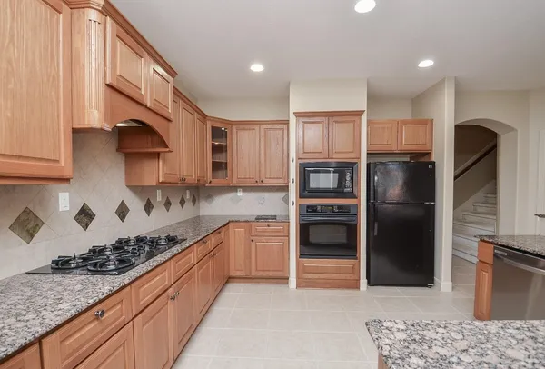 $2,950 | 12610 Blossom Walk Lane, Houston, TX 77041