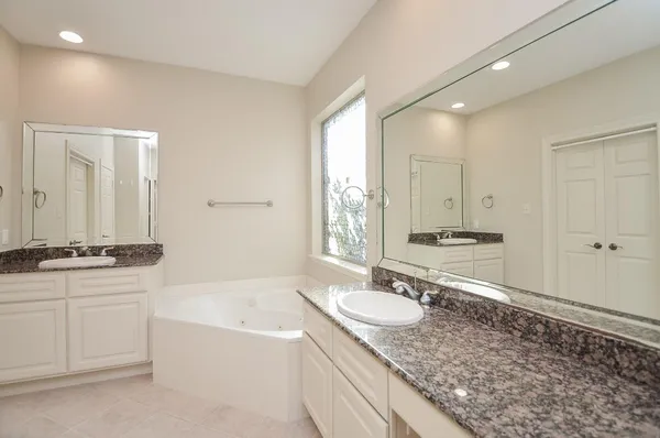 $2,950 | 12610 Blossom Walk Lane, Houston, TX 77041