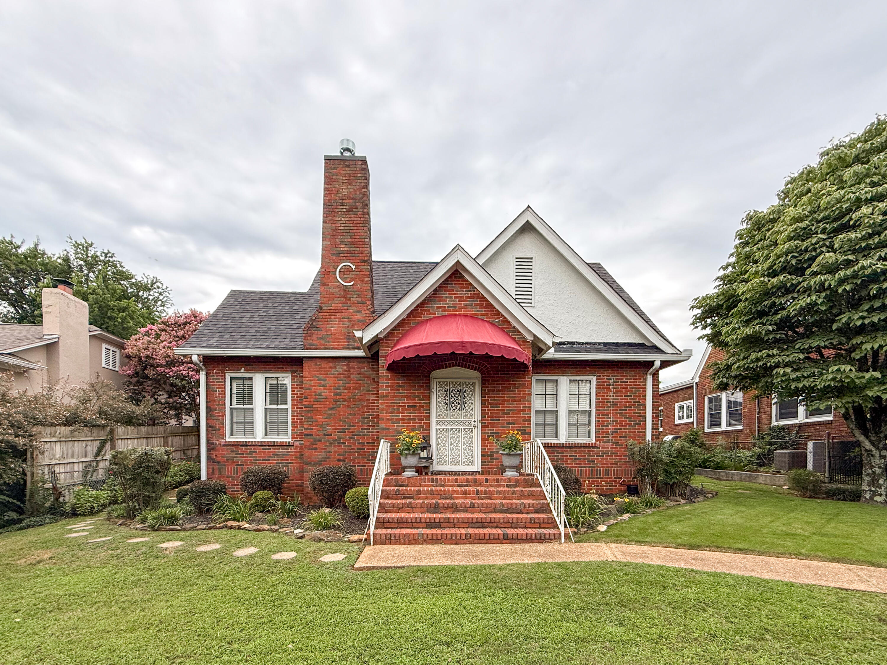 643 East Crest Road Chattanooga, TN 37404 - Photo 1 of 40 ECrestCS-4