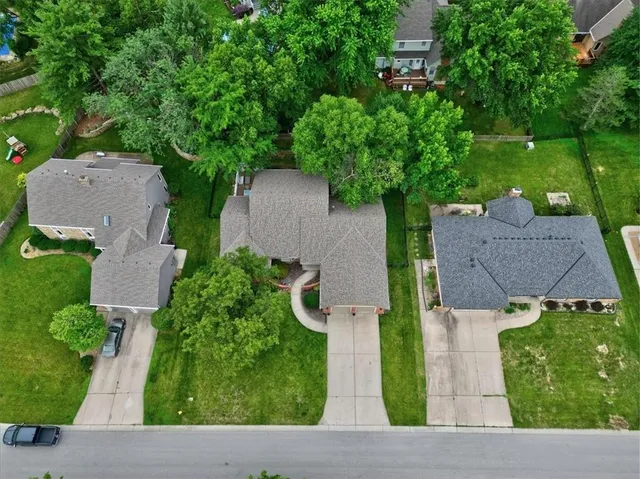 $437,500 | 2536 Bent Tree Circle, Lee's Summit, MO 64081