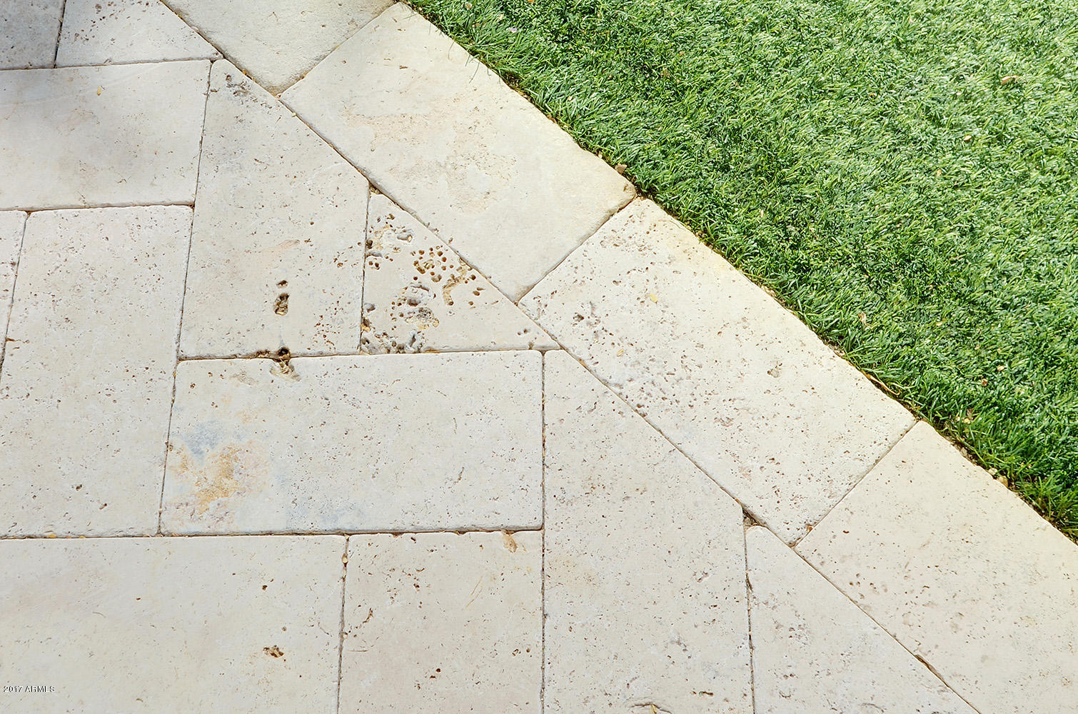 4318 East Folgers Road Phoenix, AZ 85050 - Photo 28 of 31 Tile/Grass