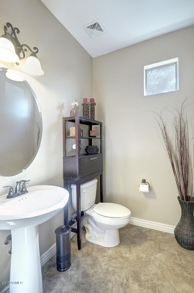 4318 East Folgers Road Phoenix, AZ 85050 - Photo 8 of 31 Bathroom