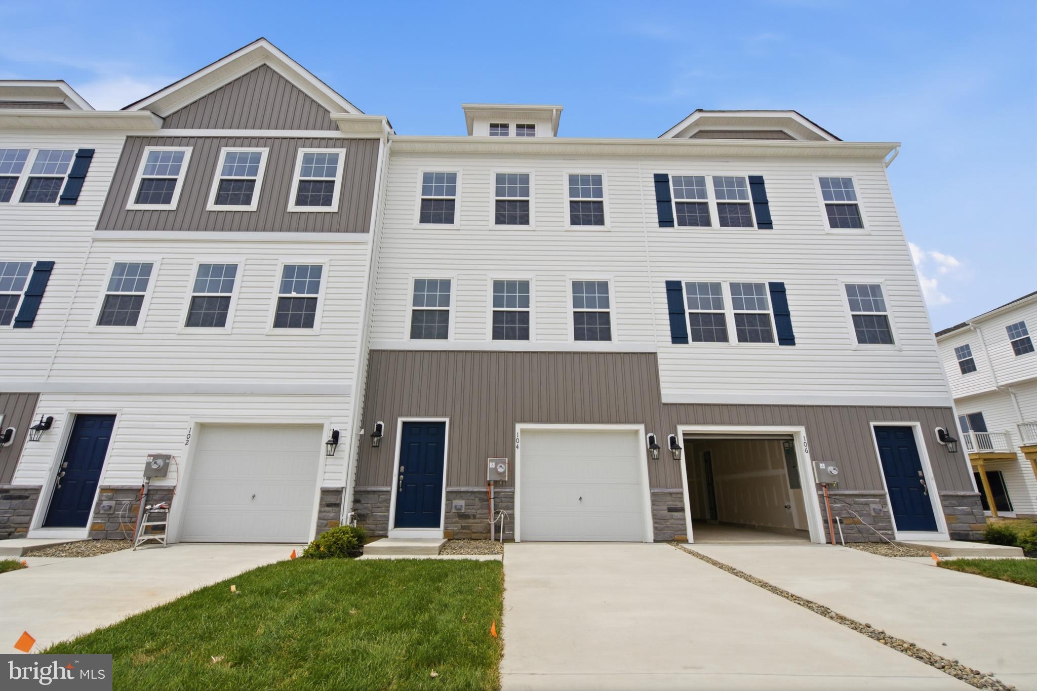 104 Clinton Street Sicklerville, NJ 08081 - Photo 1 of 42