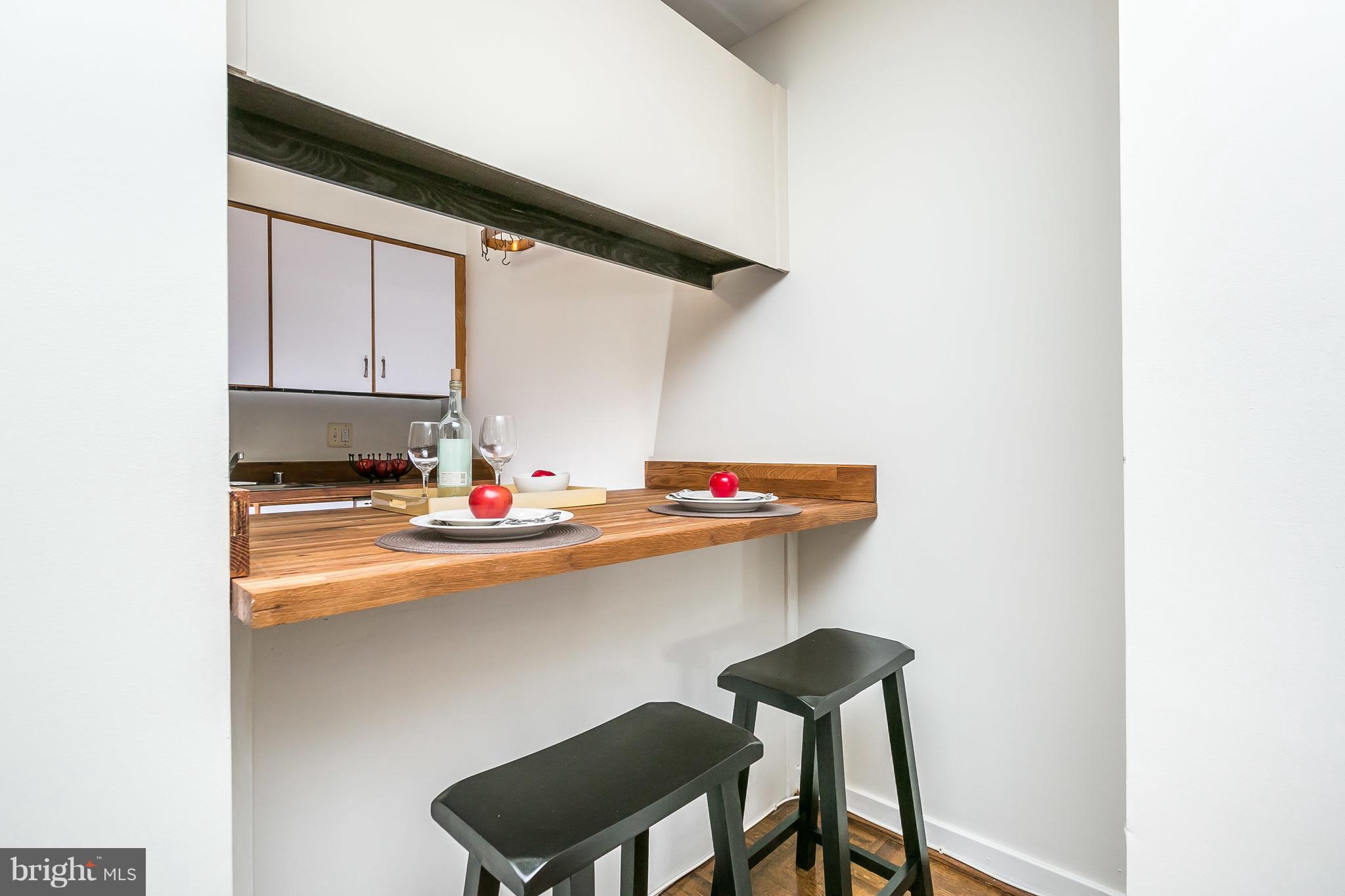 123 West Conway Street, Unit R58 Baltimore, MD 21201 - Photo 7 of 28 Breakfast bar for casual meals.