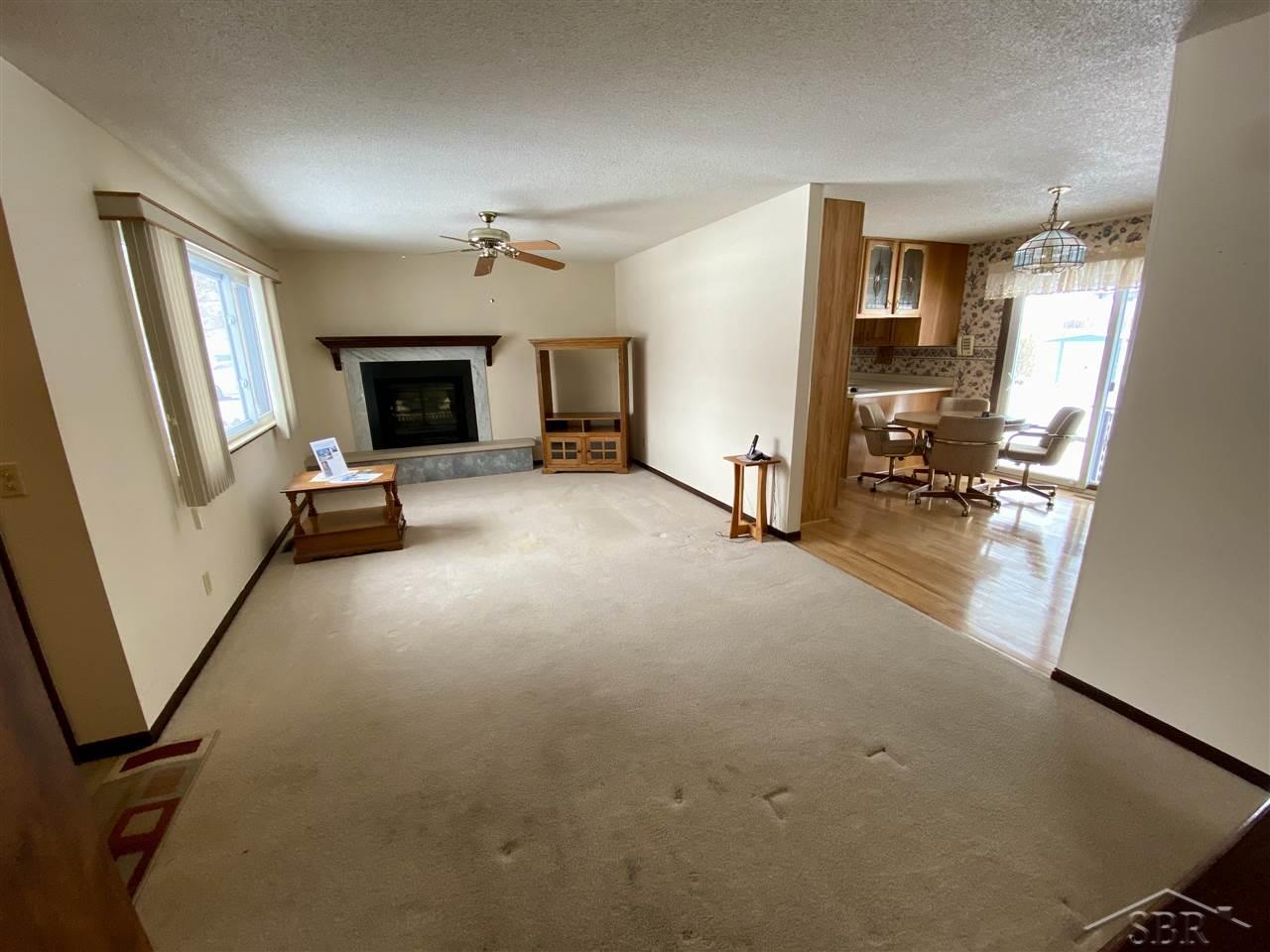 2479 Hemmeter Road Saginaw, MI 48603 - Photo 2 of 18
