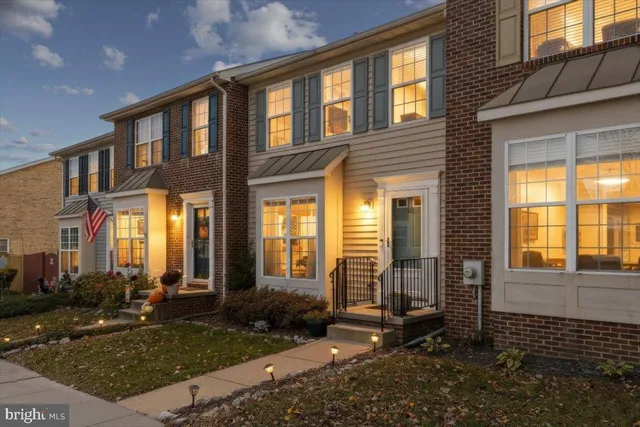 $298,000 | 110 Chatham Square, Winchester, VA 22601