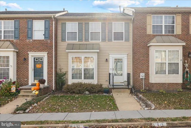 $298,000 | 110 Chatham Square, Winchester, VA 22601