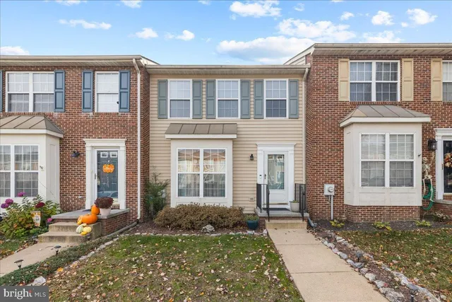 $298,000 | 110 Chatham Square, Winchester, VA 22601