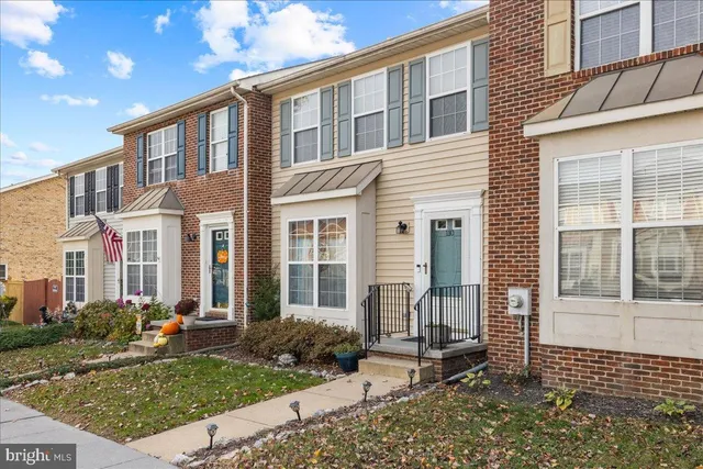 $298,000 | 110 Chatham Square, Winchester, VA 22601