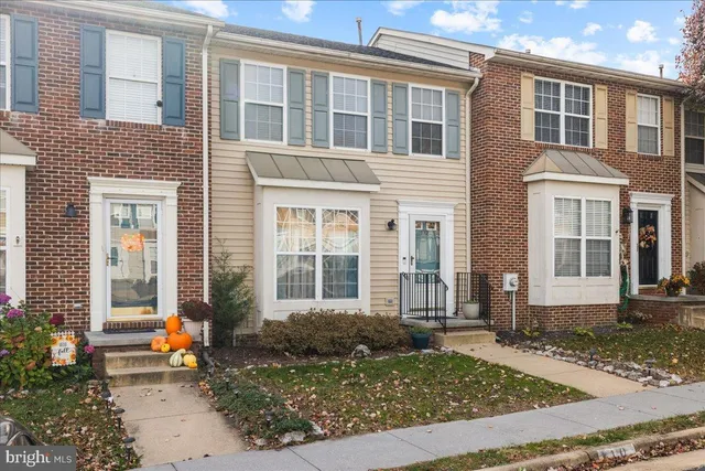 $298,000 | 110 Chatham Square, Winchester, VA 22601