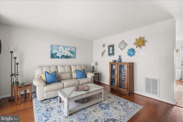 $298,000 | 110 Chatham Square, Winchester, VA 22601