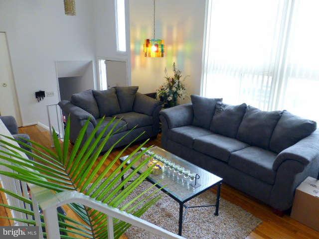 8258 Brattle Road Baltimore, MD 21208 - Photo 11 of 24 Living Room